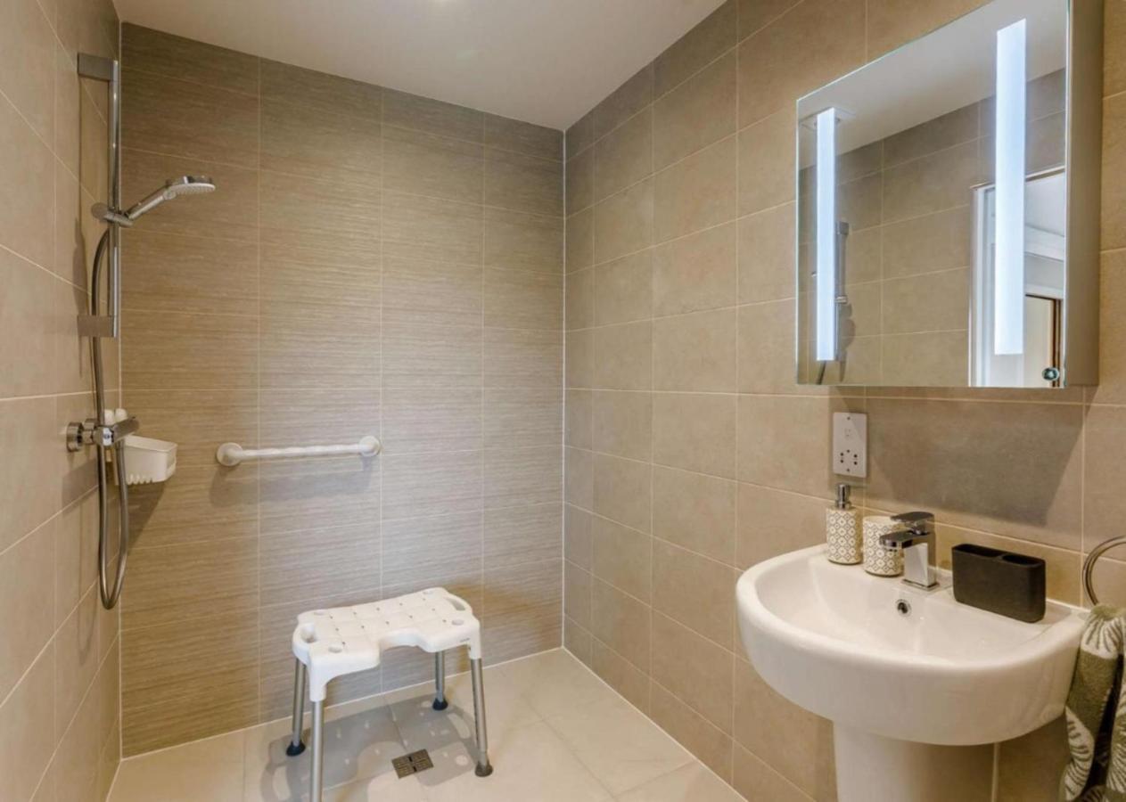 Fawn Cottage Disabled Adapted 3 Bedroom Hot Tub Coughton Exterior photo