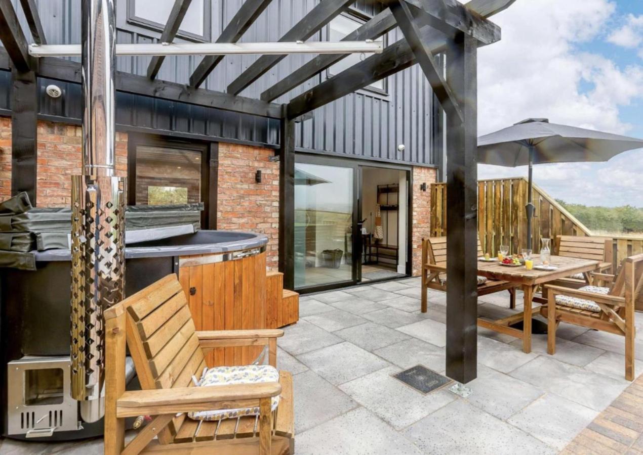 Fawn Cottage Disabled Adapted 3 Bedroom Hot Tub Coughton Exterior photo