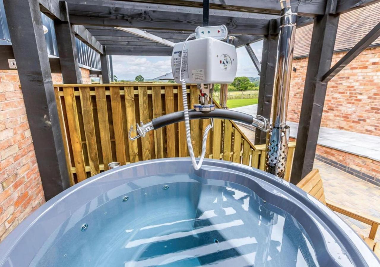 Fawn Cottage Disabled Adapted 3 Bedroom Hot Tub Coughton Exterior photo