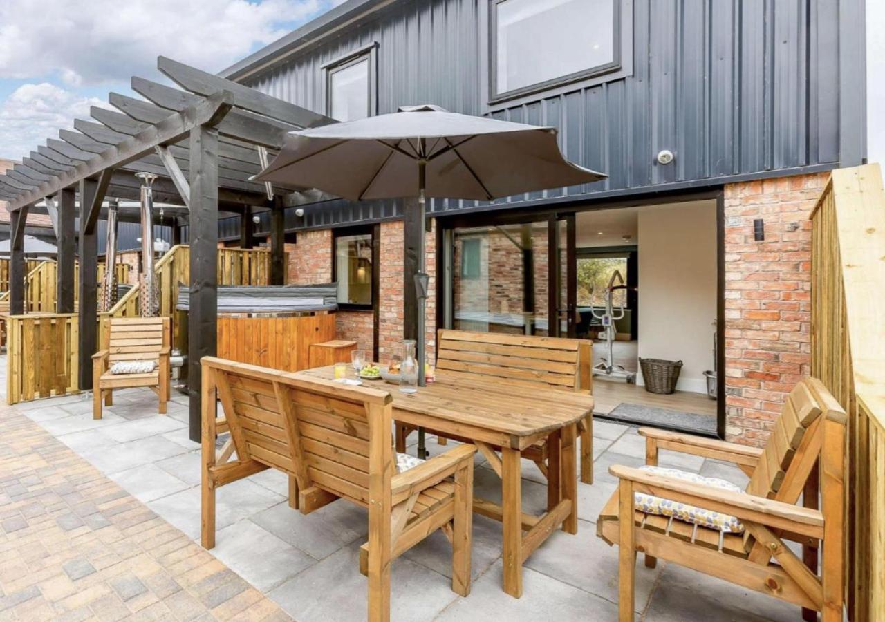 Fawn Cottage Disabled Adapted 3 Bedroom Hot Tub Coughton Exterior photo
